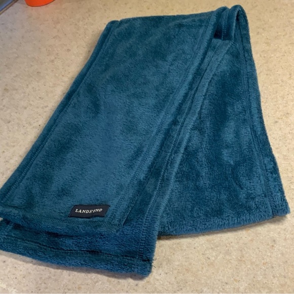 Lands' End Accessories - 🌸🌸Lands' End Deep Blue Fleece Scarf